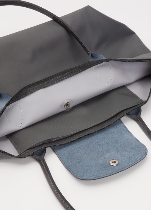 Longchamp Le Pliage Green schoudertas M met leren details - detail donkergrijs