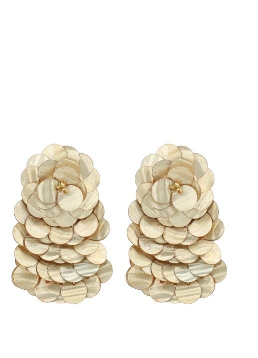 LOTT. gioielli Sequin Shell Look Waterfall Shelly oorstekers - voorkant beige