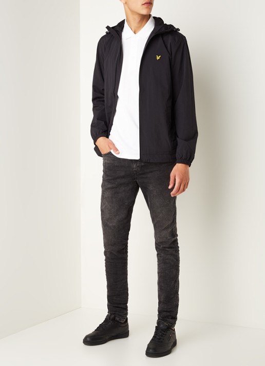 Lyle & Scott Lichtgewicht jack met capuchon - voorkant 3 zwart