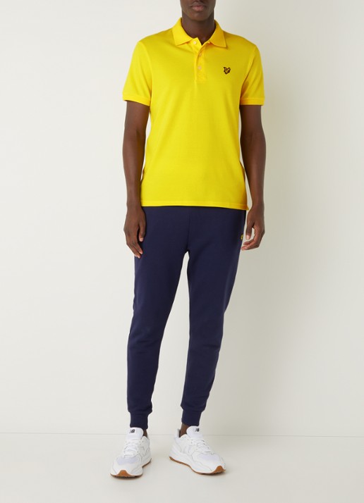 Lyle & Scott Regular fit polo van  piqué katoen met logo - voorkant 3 geel