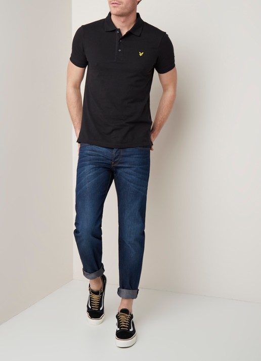Lyle & Scott Slim fit polo van piqué katoen met logo - voorkant 3 diepzwart