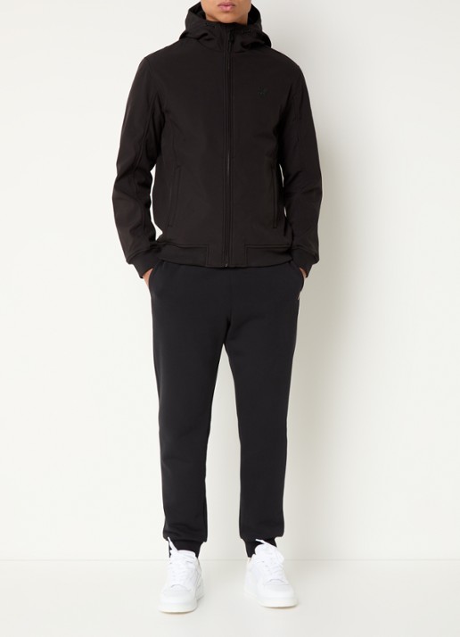 Lyle & Scott Softshell jack met capuchon en ritszakken - voorkant 3 zwart