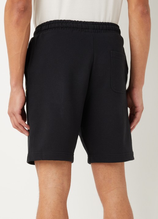 Lyle & Scott Straight fit korte joggingbroek van  katoen met logo  - achterkant zwart