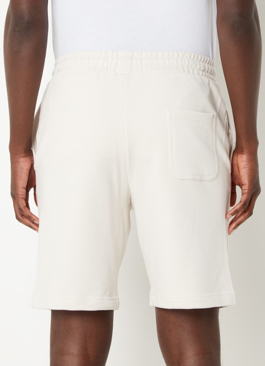 Lyle & Scott Straight fit korte joggingbroek van  katoen met logo  - achterkant 4 creme