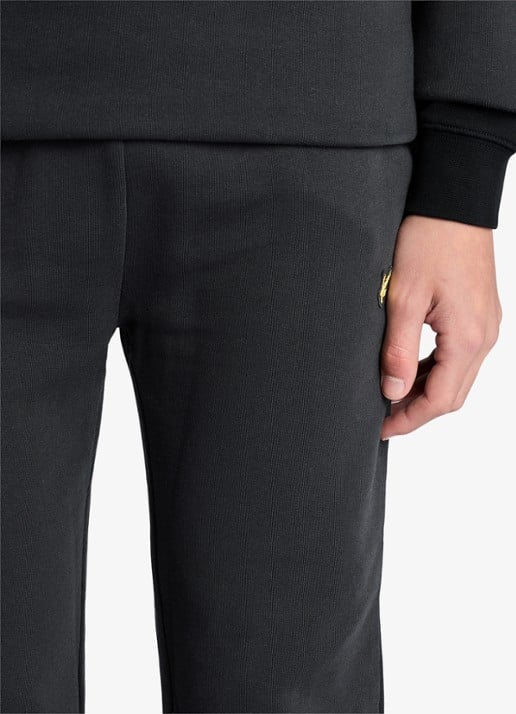 Lyle & Scott Tapered fit joggingbroek met logoborduring - detail zwart