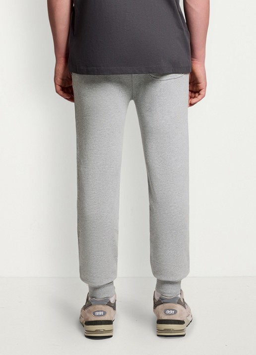 Lyle & Scott Tapered fit joggingbroek met logoborduring - voorkant 3 lichtgrijs