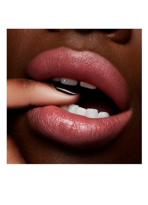 M·A·C Love Me Lipstick  - detail 5 under the covers