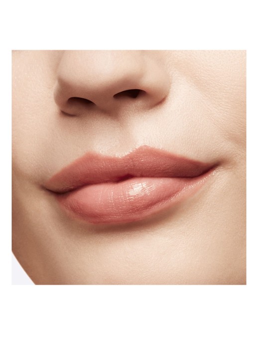 M·A·C Lustreglass Sheer-Shine Lipstick - detail 4 68 obviously