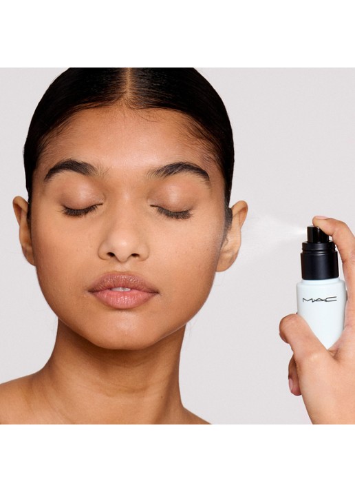 M·A·C MINI FIX+ STAY OVER MATTE 24H Mattifying Refreshing Setting Mist - detail 4 undefined