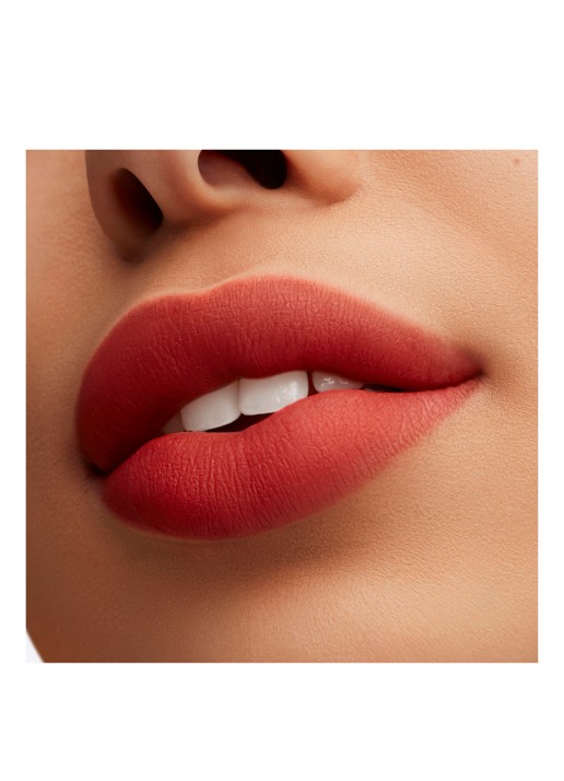 M·A·C Powder Kiss Liquid Lipcolour - liquid lipstick - detail 5 steenrood
