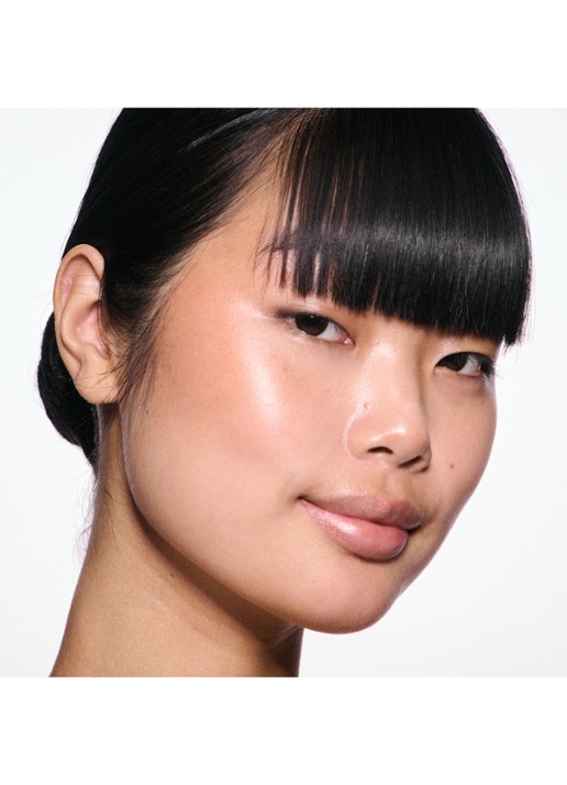 M·A·C Skinfinish Lightstruck Liquid Highlighter - detail 5 cherry chrome