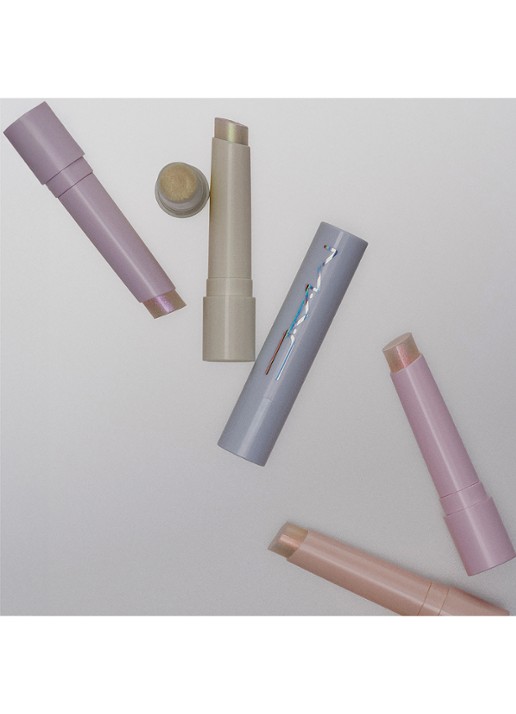 M·A·C Squirt Plumping Gloss Stick - detail 4 nova sparks