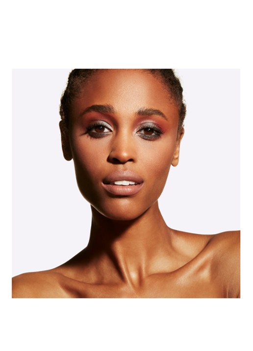M·A·C Bronzing Powder - bronzer - detail 2 matte bronze