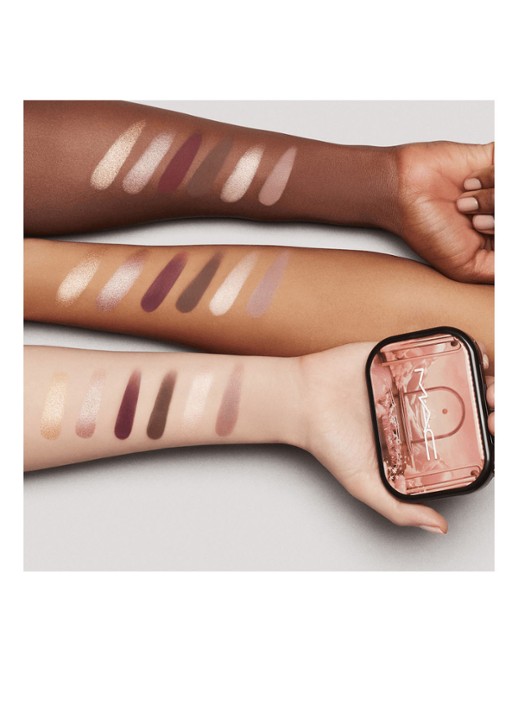 M·A·C  Connect In Colour Eye Shadow Palette X6 - oogschaduw palette - detail 3 embedded in burgundy