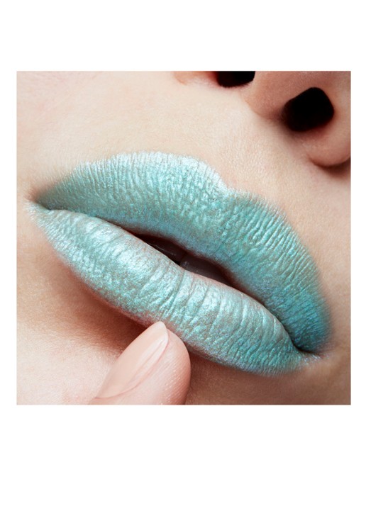 M·A·C Frost Lipstick - detail 4 soft hint