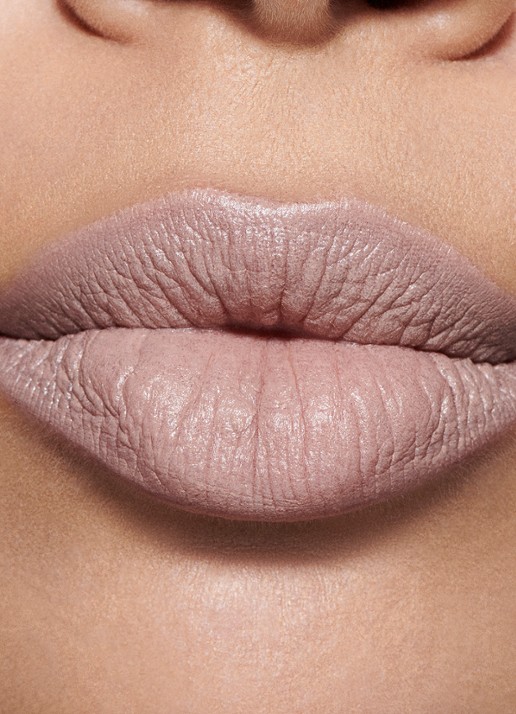 M·A·C Macximal Matte Lipstick  - detail 4 acting natural