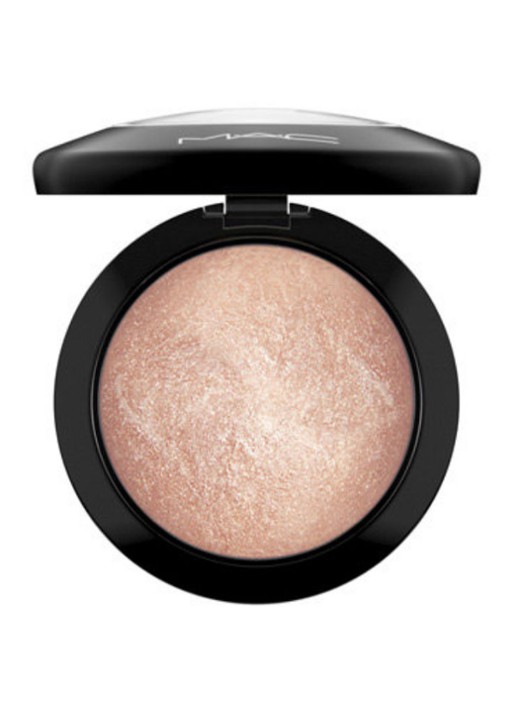 M·A·C Mineralize Skinfinish - highlighter - detail 3 soft and gentle
