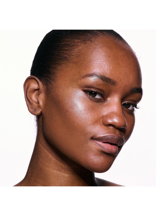 M·A·C Skinfinish Lightstruck Liquid Highlighter - detail 4 glacial