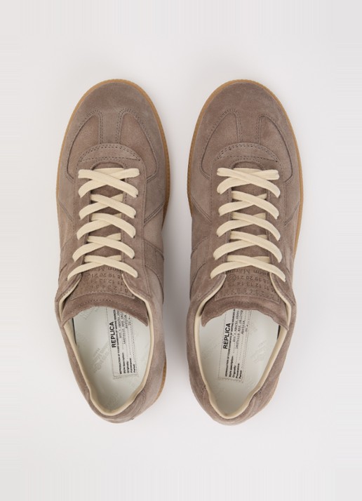 Maison Margiela Replica sneaker van kalfssuède - detail 2 taupe