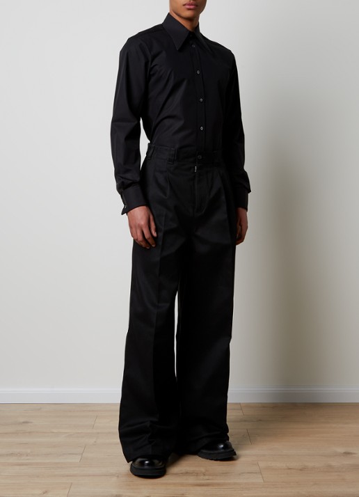 Maison Margiela Wide fit chino met plooidetail en steekzakken   - voorkant 2 zwart