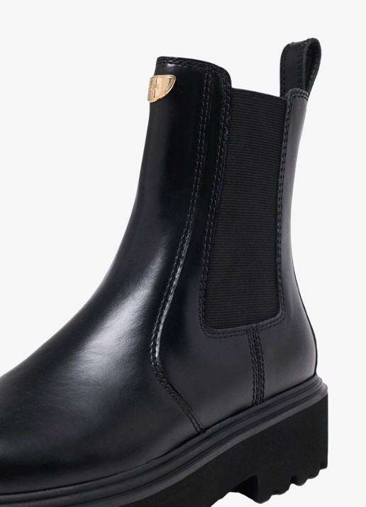 Maje Chelsea boot van leer - detail zwart