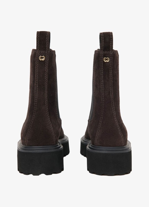 Maje Chelsea boot van suéde - achterkant donkerbruin