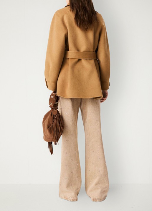Maje Jack met strikceintuur - achterkant 6 camel