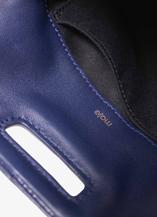Maje Schoudertas van lakleer - detail 6 donkerblauw