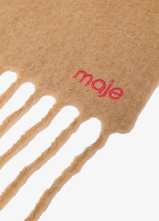 Maje Sjaal in alpaca wolblend  - detail 2 camel