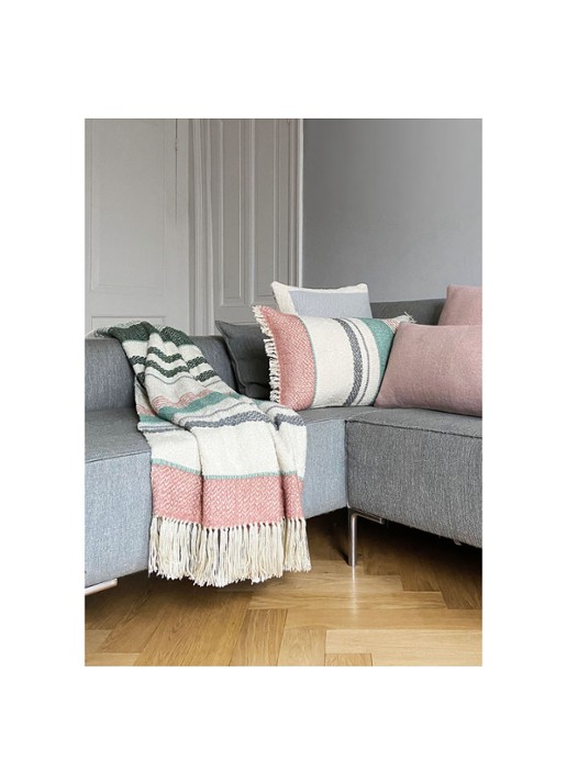Malagoon Berber plaid in wolblend 125 x 150 cm - detail 3 gebroken wit