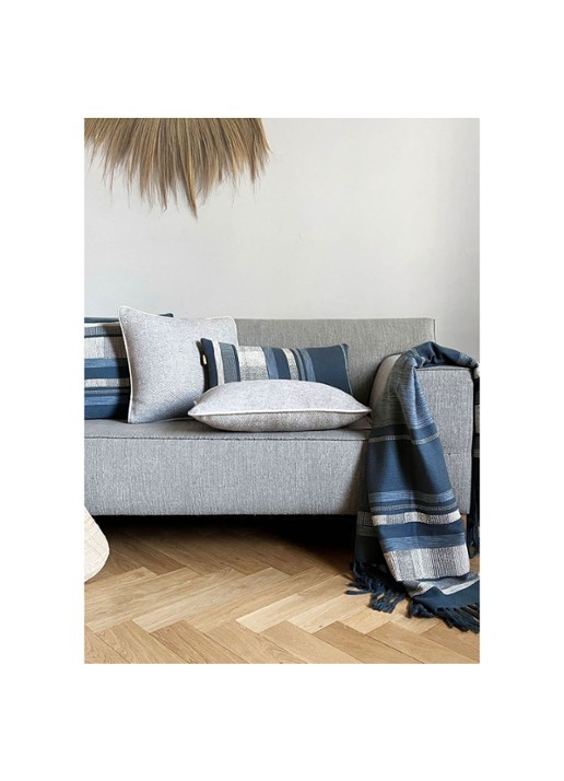 Malagoon Natural sierkussen 50 x 50 cm - voorkant 2 grijs