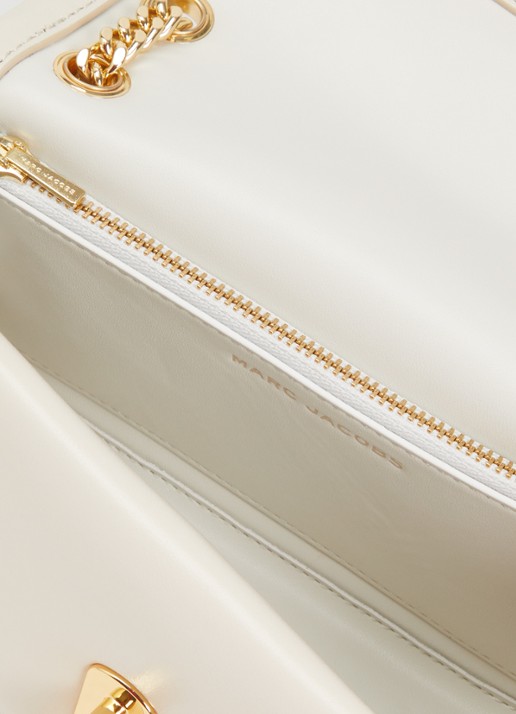 Marc Jacobs Scene Chain Mini schoudertas van lamsleer - detail ivoor