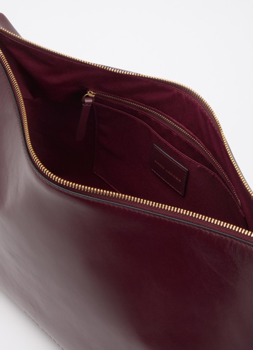 Marc Jacobs Scene Large schoudertas van leer met verstelbare schouderriem - detail bordeauxrood