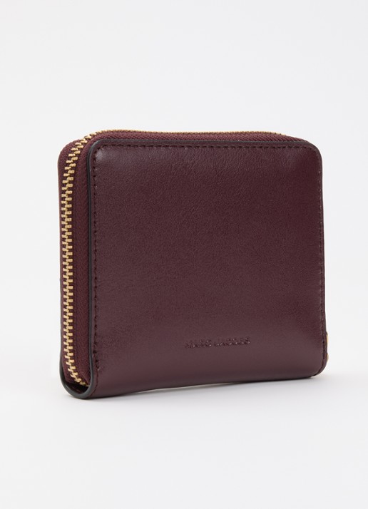 Marc Jacobs Scene Slim Compact portemonnee van leer - achterkant bordeauxrood