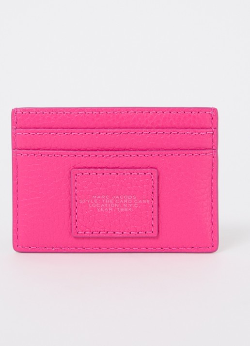 Marc Jacobs The Card Case pasjeshouder van leer met logo - achterkant 3 fuchsia