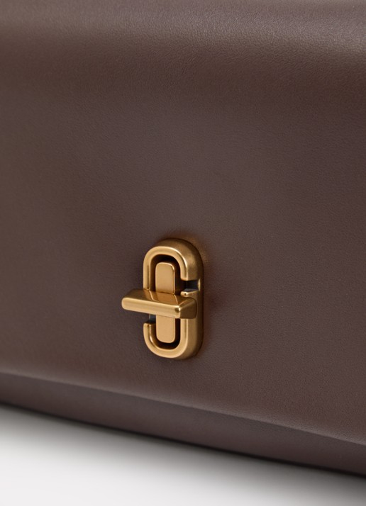 Marc Jacobs The Dual Chain Mini schoudertas van leer met verstelbare schouderriem - detail 6 donkerbruin