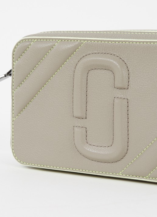 Marc Jacobs The Moto Shot crossbodytas van leer - detail 5 donkerbeige