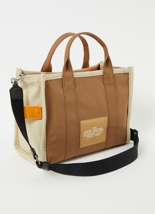 Marc Jacobs The Small Tote shopper van canvas met logoprint - achterkant 6 cognac