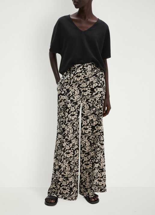 Marc O'Polo High waist wide fit broek met bloemenprint - voorkant 2 black multi 03 / zwart