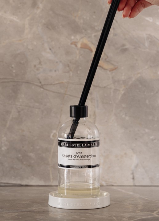 Marie-Stella-Maris geurstokjes navulling voor 250 ml  - voorkant 2 wit