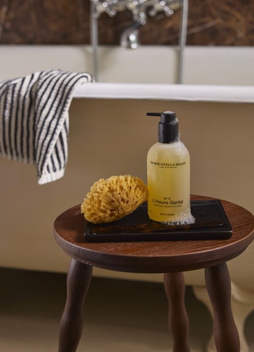 Marie-Stella-Maris L'Heure Santal bodywash 300 ml - voorkant 2 transparant
