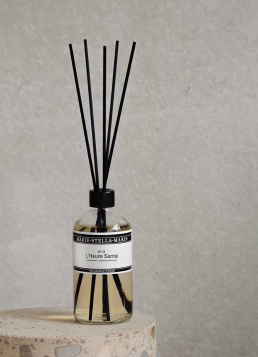 Marie-Stella-Maris L'Heure Santal geurstokjes 500 ml - voorkant 4 transparant