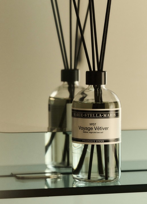 Marie-Stella-Maris No.07 Voyage Vétiver geurstokjes 250 ml - voorkant 3 wit