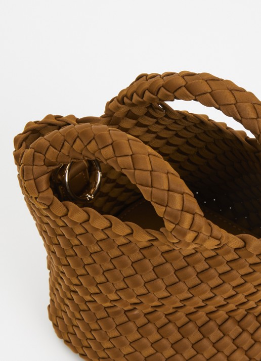 Marrea Mini handtas met afneembare schouderriem en gevlochten details - detail cognac