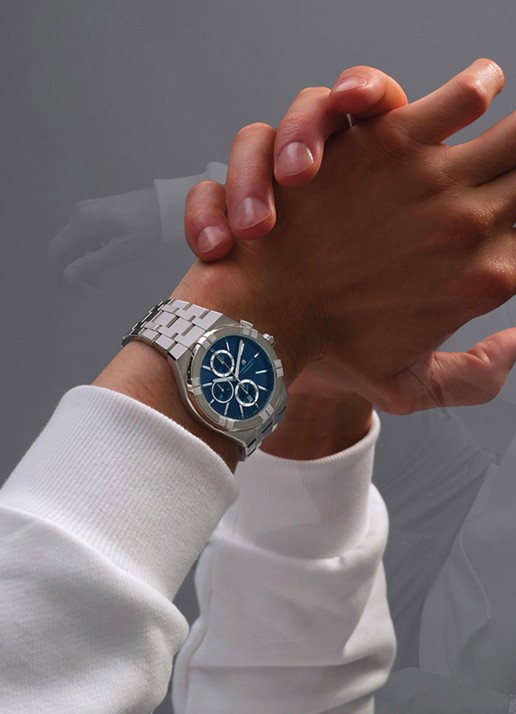 Maurice Lacroix Aikon Chronograaf horloge AI1118-SS002-430-1 - voorkant 2 zilver