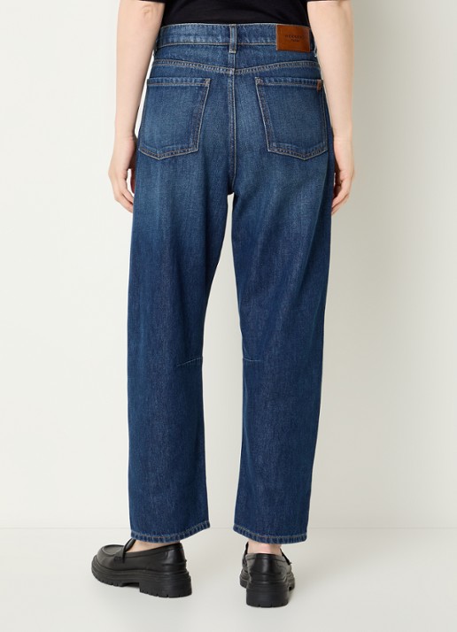 Max Mara Caduca mid waist tapered jeans met donkere wassing - achterkant indigo
