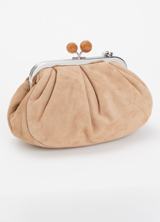 Max Mara Pasticcino Small clutch van lamssuède met afneembare schouderriem - achterkant zand