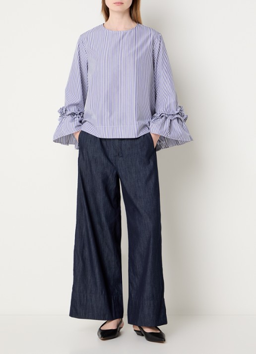 Max Mara Valzer tuniek met streepprint en trompetmouw - voorkant 3 lichtblauw