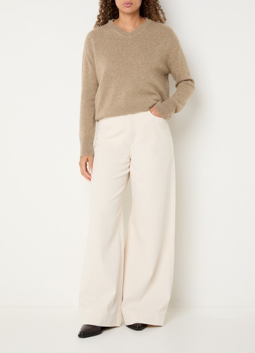 MaxMara Fijngebreide trui van kasjmier - voorkant 2 donkerbeige