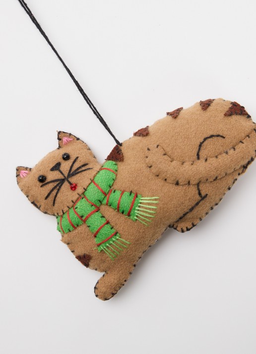 Meander Kat met sjaal 8 cm - detail camel